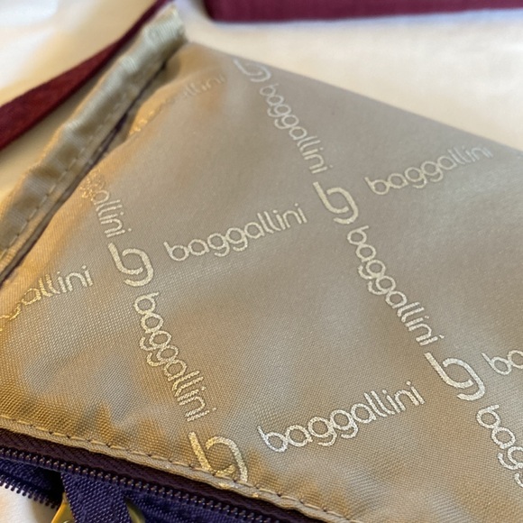 Baggallini Wristlets Gently used. - Picture 4 of 4